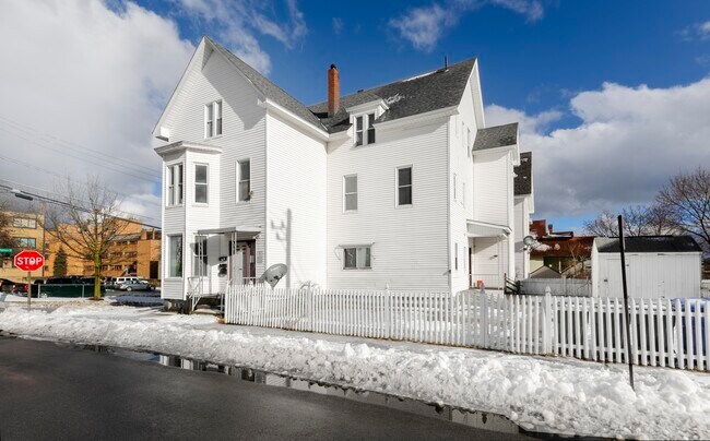 Building Photo - 259 Notre Dame Ave