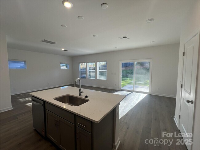 Foto del edificio - 1500 31st St NE