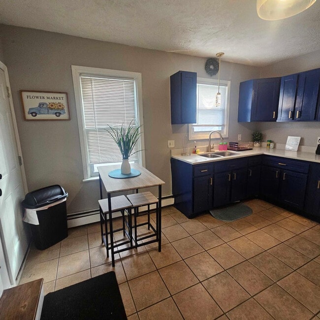 Building Photo - 56 Longmont St