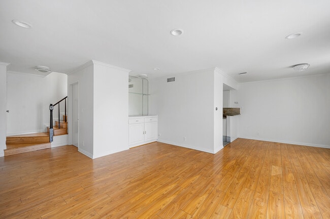 Building Photo - 13203 Vanowen St