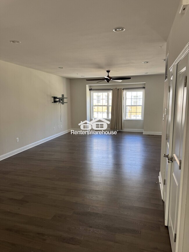 Foto del edificio - 2605 Day Lily Rd