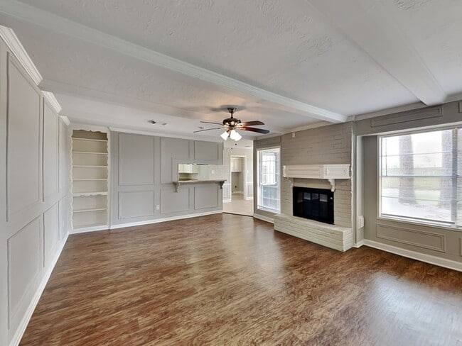 Building Photo - 7726-7712 12 Fairway Ln