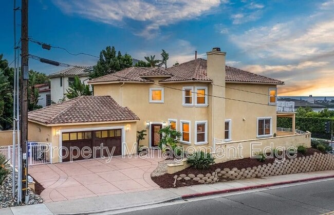 Foto del edificio - 1107 Las Flores Dr