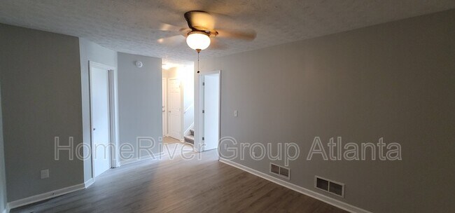 Foto del edificio - 5855 Crescent Ridge Ct