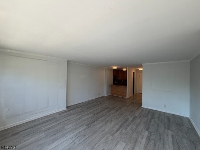 Building Photo - 285 Aycrigg Ave
