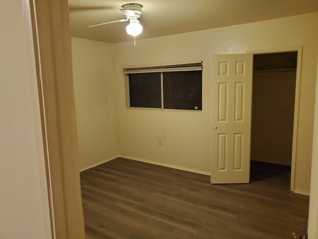 Bedroom - 4068 Newton Ave
