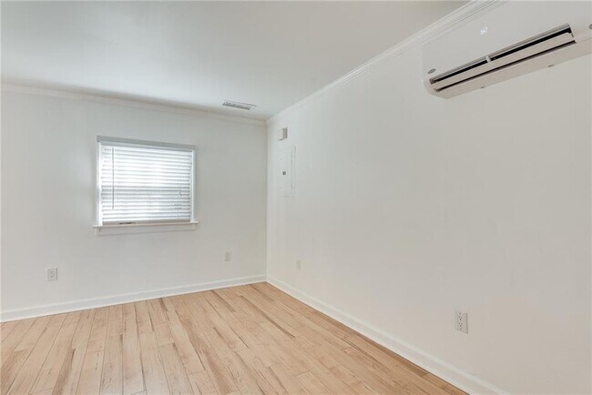 Foto del edificio - 1143 St Charles Pl NE