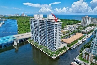 Building Photo - 2800 E Sunrise Blvd
