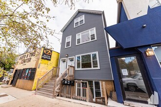 Building Photo - 2437 N Ashland Ave