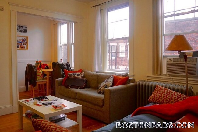 Foto del edificio - 121 Park Dr