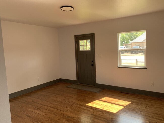 Building Photo - 317 N 5th Ave