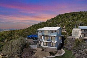 Building Photo - 14020 Lakeview Dr