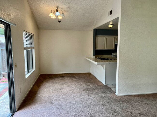 Foto del edificio - Tanglewood 3 Bedroom, Corner Unit-New Floo...