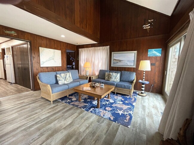 Building Photo - 56128 Elizabeth Ave