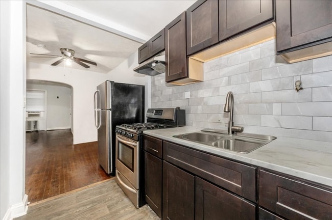 Foto del edificio - 1359 Bryant St NE