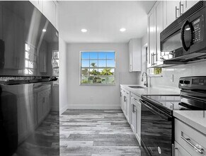 Building Photo - 2504 SE 20th Pl