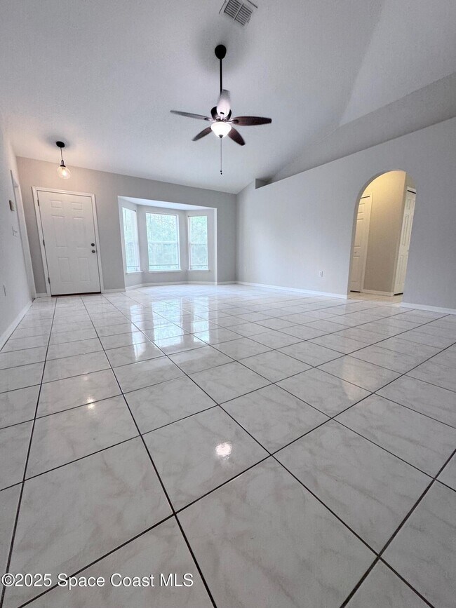 Building Photo - 1175 Nordic St NW