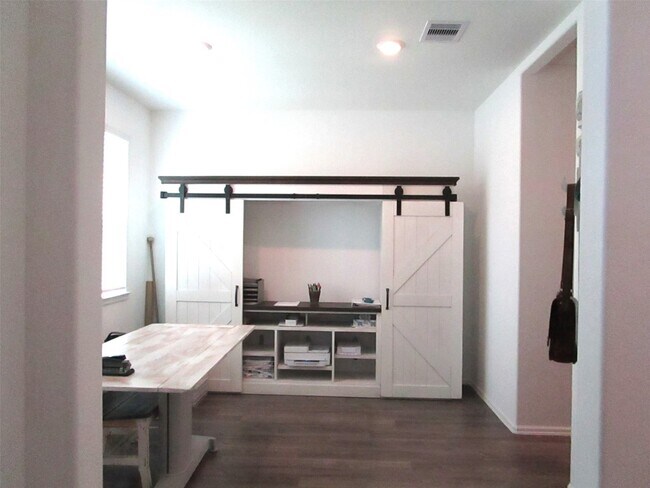 Foto del edificio - 9323 Darby Knoll Wy