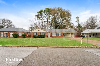 Building Photo - 2024 Janis Dr