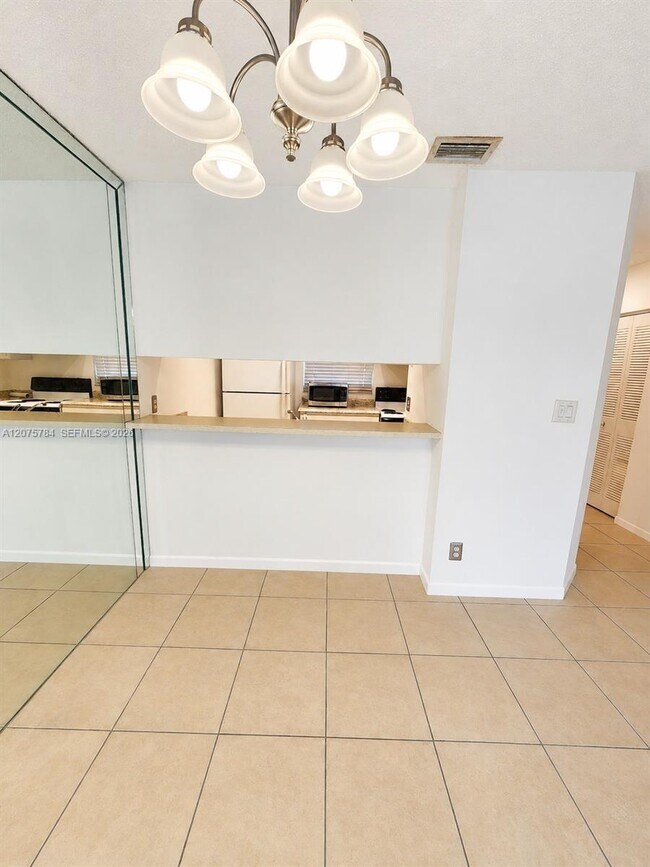 Foto del edificio - 3280 NW 102nd Terrace