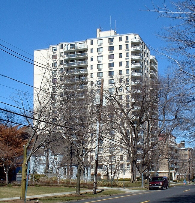 View from the south along Prospect Avenue - Baridge House