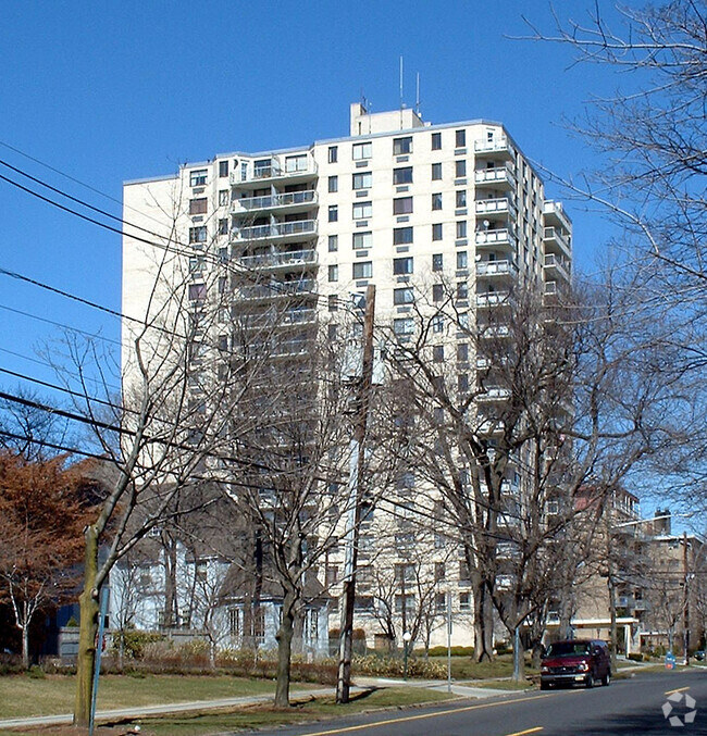 View from the south along Prospect Avenue - Baridge House