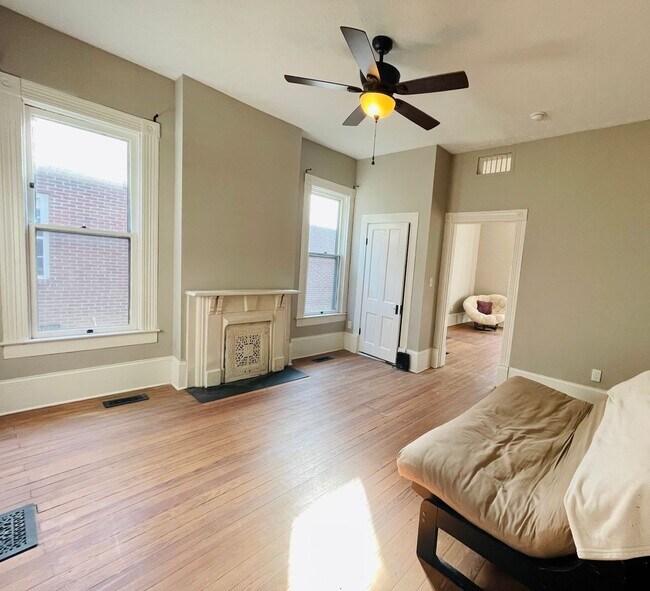 Foto del edificio - Beautiful Renovated 3 Bed 2 Bath Close to Downtown and UK