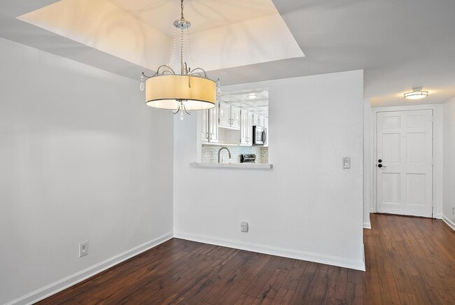 Building Photo - 155 Yacht Club Dr