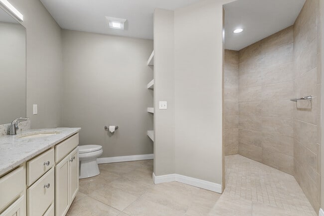 Peregrine 100-202 bathroom with built-in shelves - Peregrine 100