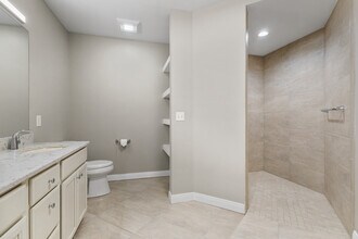 Peregrine 100-202 bathroom with built-in shelves - Peregrine 100