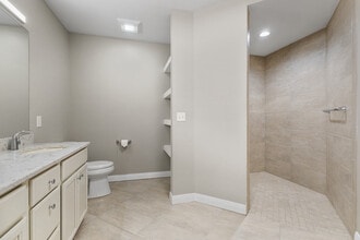 Peregrine 100-202 bathroom with built-in shelves - Peregrine 100