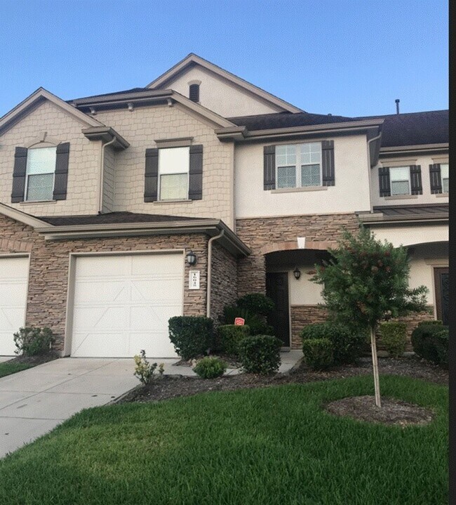 Foto del edificio - 16048 Limestone Lake Dr