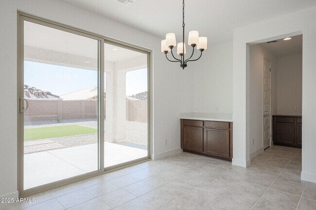 Foto del edificio - 14819 W Cottontail Ln