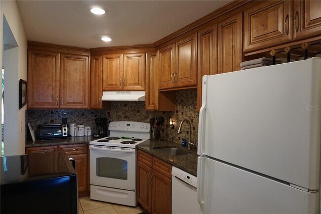 Building Photo - 1515 Pinellas Bayway S