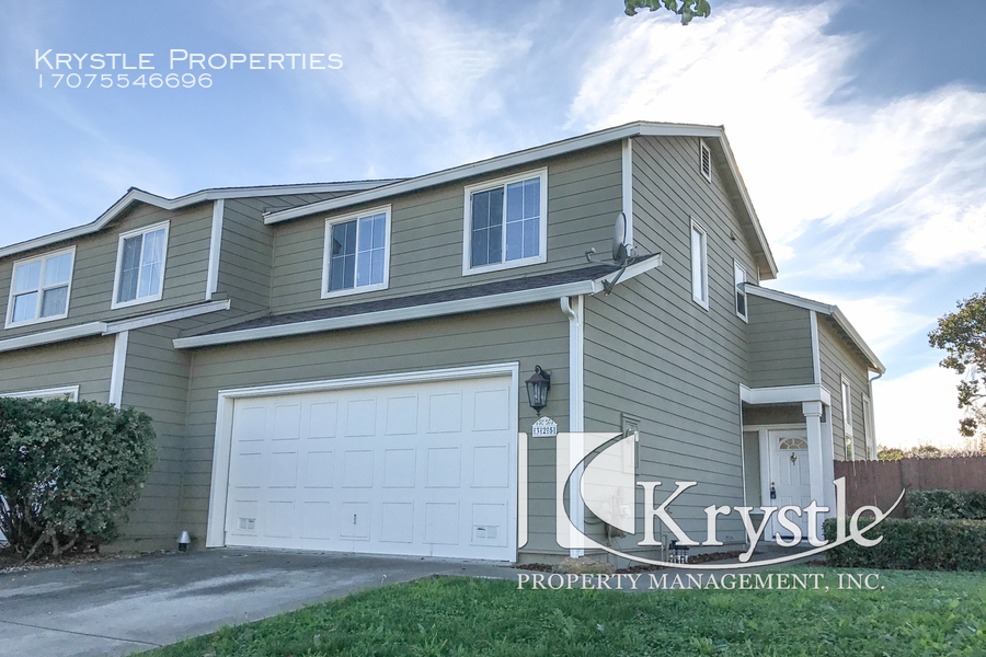 Foto principal - Gorgeous home in Glen Cove