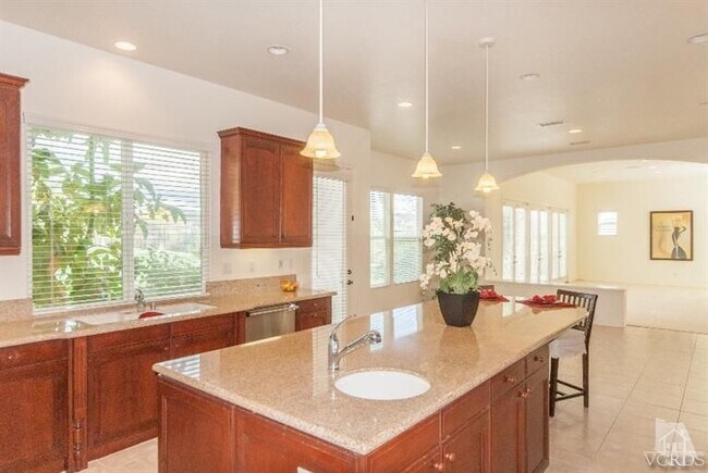Foto del edificio - 26709 Alsace Drive