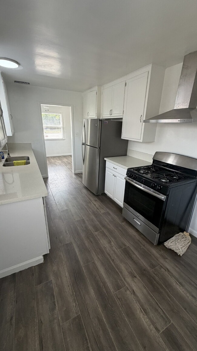 Building Photo - Charming Updated Home with Spacious Yard