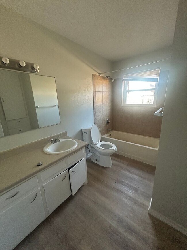 Foto del edificio - 1618 58th St