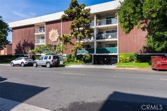 Building Photo - 333 Burchett St