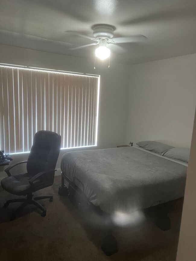 Foto del edificio - Price drop to $1095 a month - limited time...
