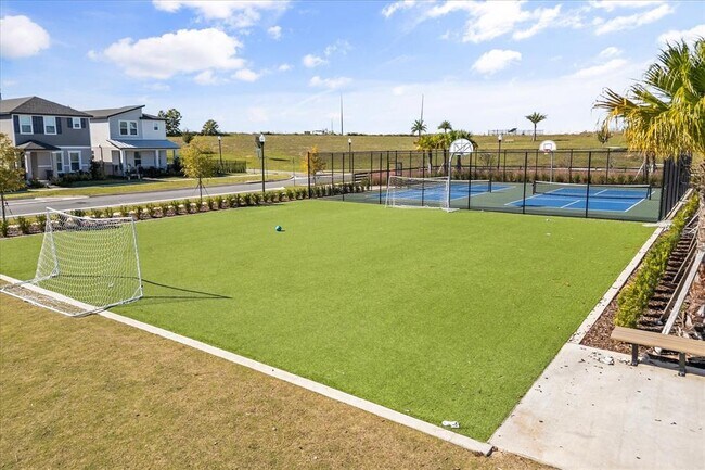 Foto del edificio - 16496 Silver Brook Wy