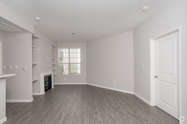 1BR, 1BA, Den - 934 SF - The Summit