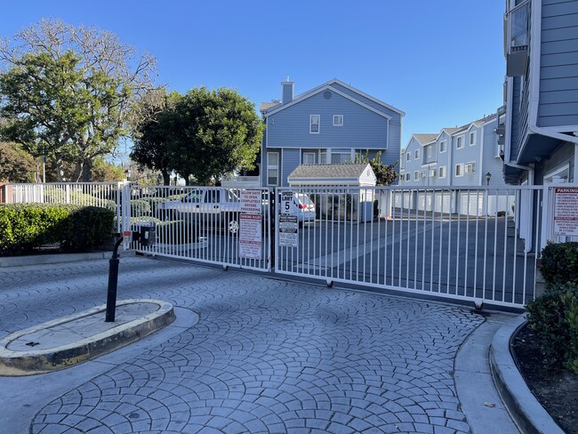 Foto del edificio - 12928 Sycamore Village Dr