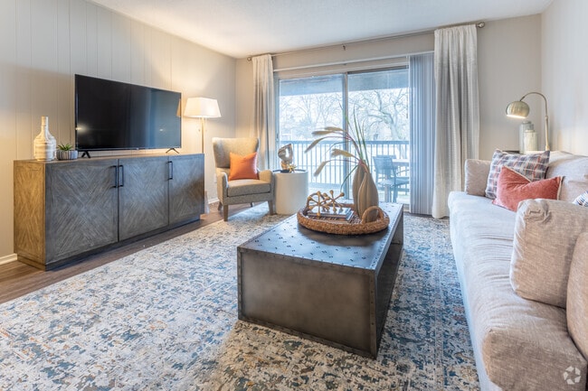 1 BR, 1 BA - Huron, 805 SF, Renovated - The Waverly on the Lake