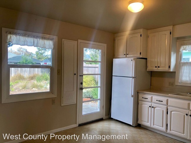 Building Photo - 2 br, 1 bath House - 1831 Little John Ln.