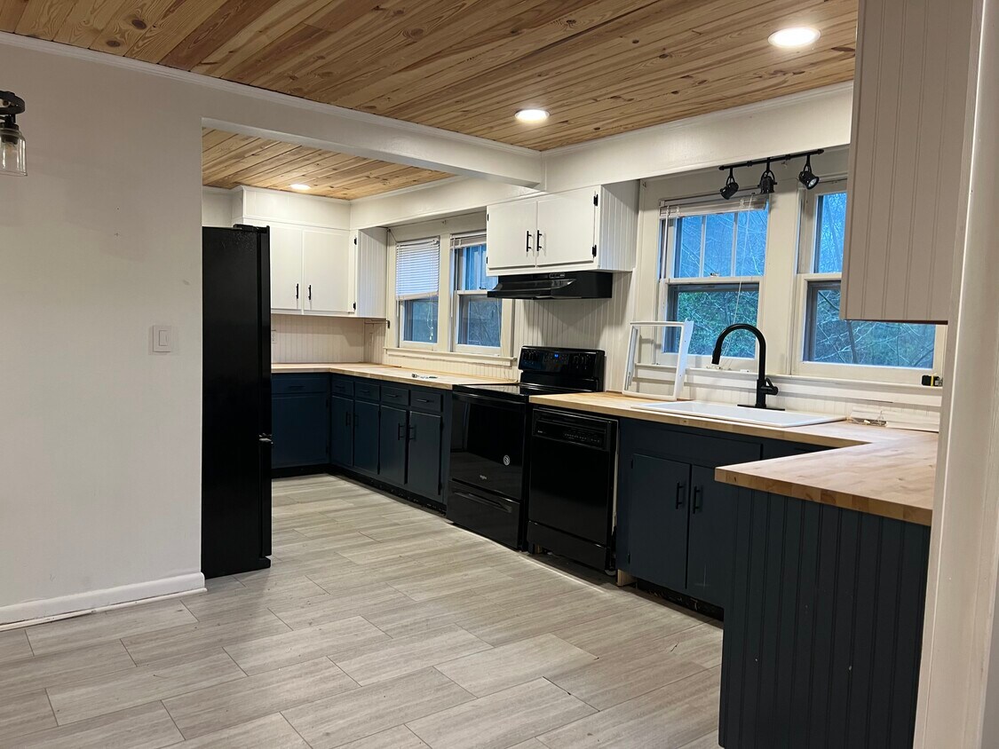 Cocina - 104 Goodson Ave