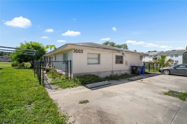Building Photo - 3660 Seminole Ave