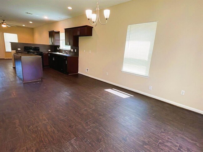 Building Photo - 8526 Homewood Ln