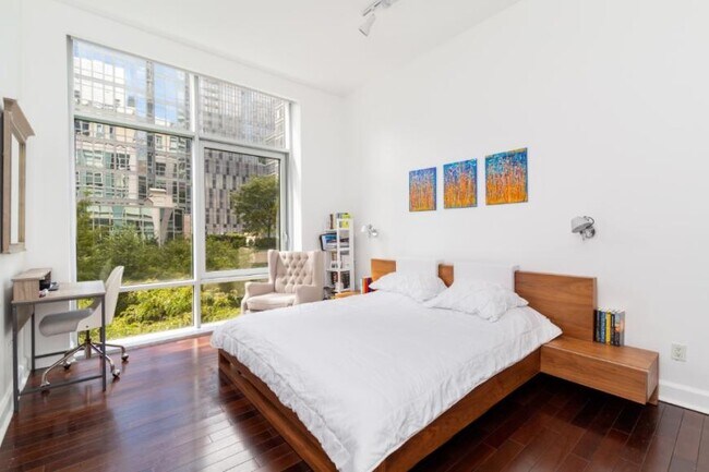 Building Photo - 2 bedroom in New York NY 10023