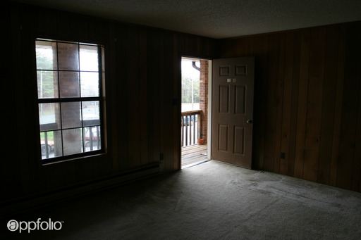 Building Photo - 1100 Advent Dr